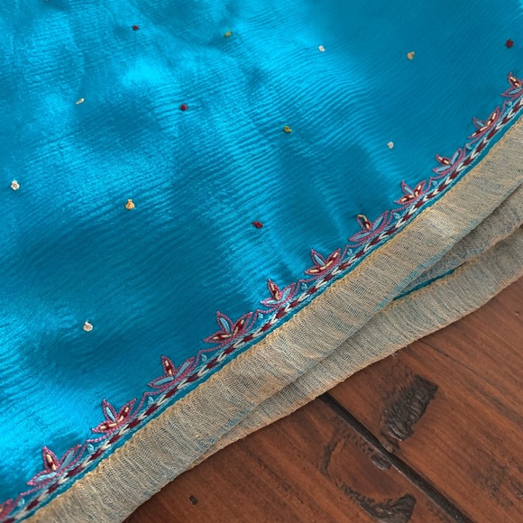 Blue Pure Chinnon Chiffon Outfit with Dupatta and Heavy Pants - Picture 4 of 10